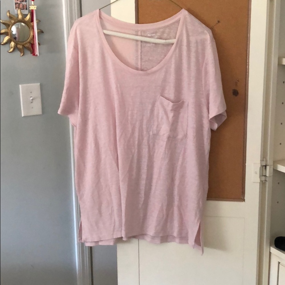 scoop neck tee